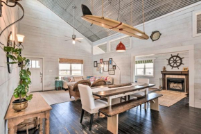 Sunny Bolivar Stilted Cottage Walk to Beach!